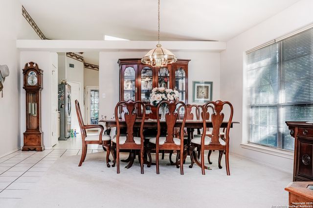 309 E Oak Wood Rd, Kerrville, TX 78028