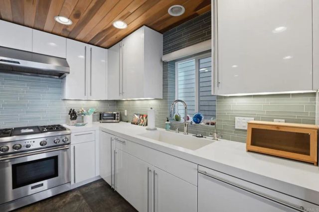 1129 S Pacific Street A, Oceanside, CA 92054