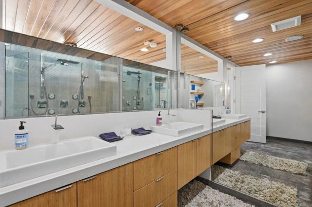 1129 S Pacific Street A, Oceanside, CA 92054