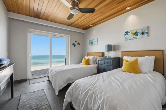 1129 S Pacific Street A, Oceanside, CA 92054