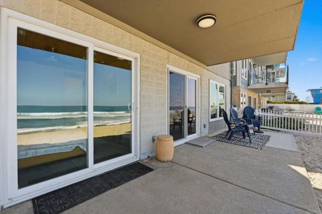 1129 S Pacific Street A, Oceanside, CA 92054