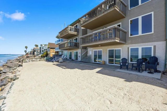 1129 S Pacific Street A, Oceanside, CA 92054
