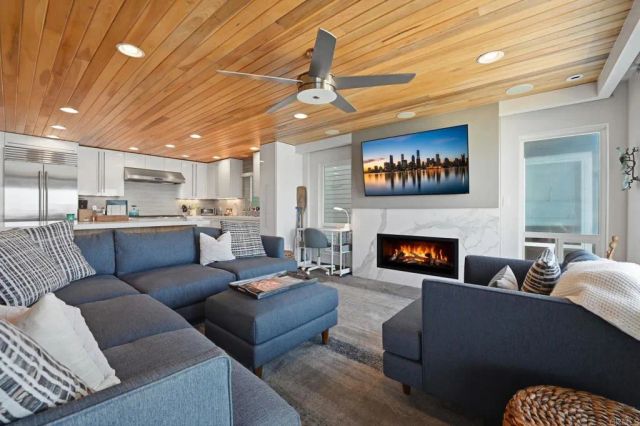 1129 S Pacific Street A, Oceanside, CA 92054