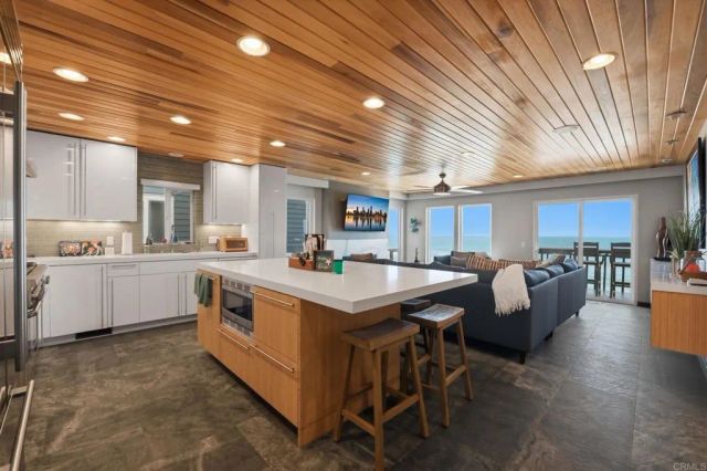 1129 S Pacific Street A, Oceanside, CA 92054