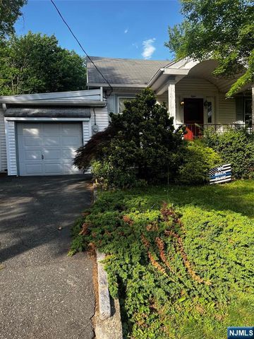 8 Beach Road, Verona, NJ 07044