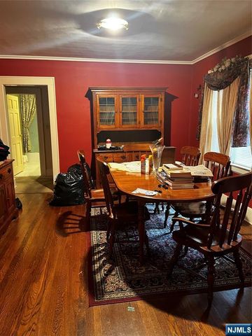 8 Beach Road, Verona, NJ 07044