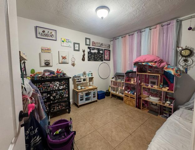 5726 Douglas Street, Hollywood, FL 33021
