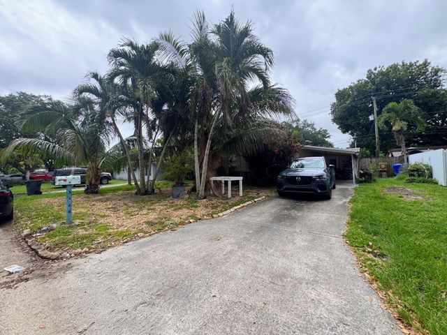 5726 Douglas Street, Hollywood, FL 33021