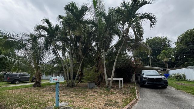 5726 Douglas Street, Hollywood, FL 33021