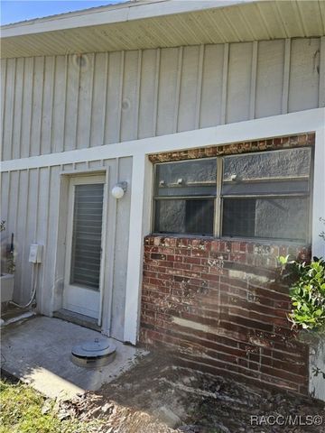 55 Chinaberry Circle, Homosassa, FL 34446