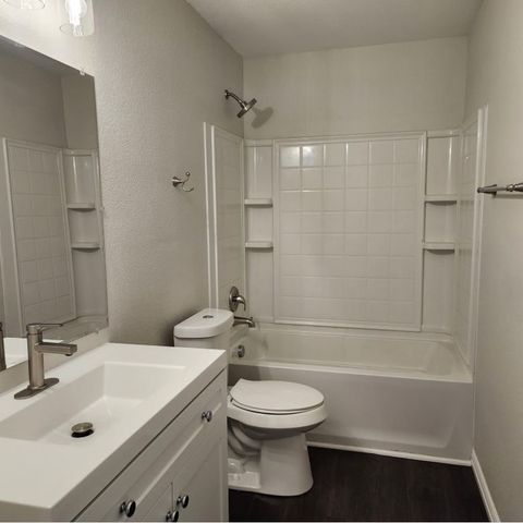 715 Daughters Drive, Burleson, TX 76028