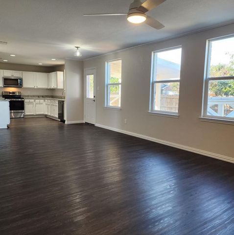 715 Daughters Drive, Burleson, TX 76028