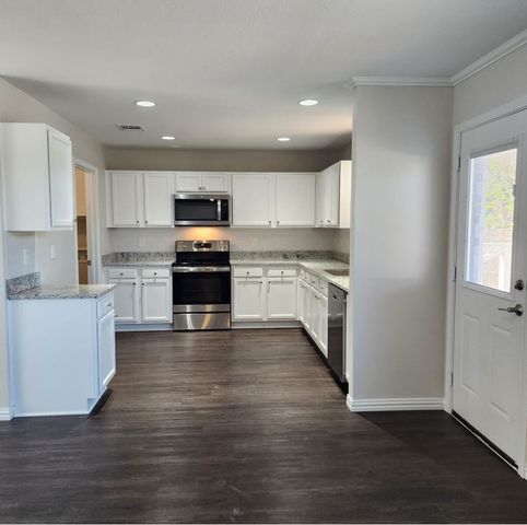 715 Daughters Drive, Burleson, TX 76028