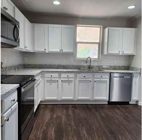 715 Daughters Drive, Burleson, TX 76028