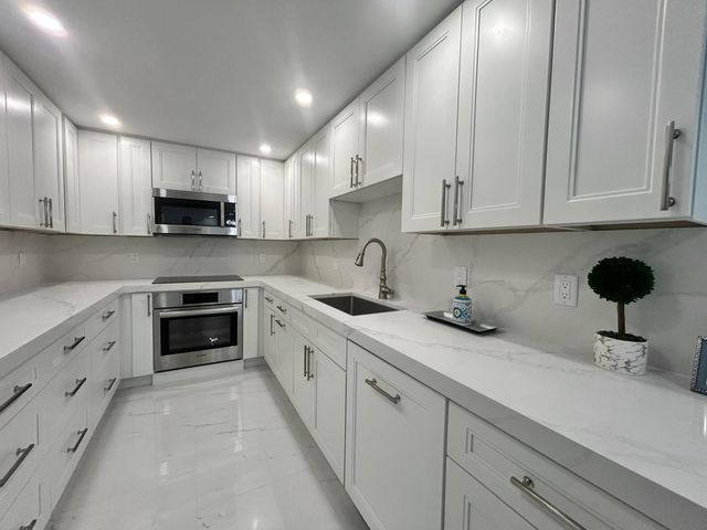 3546 S Ocean Boulevard 405, South Palm Beach, FL 33480