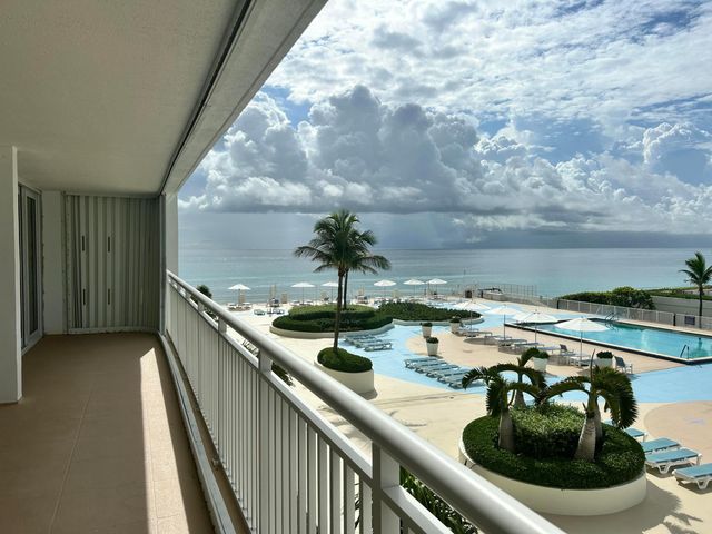 3546 S Ocean Boulevard 405, South Palm Beach, FL 33480