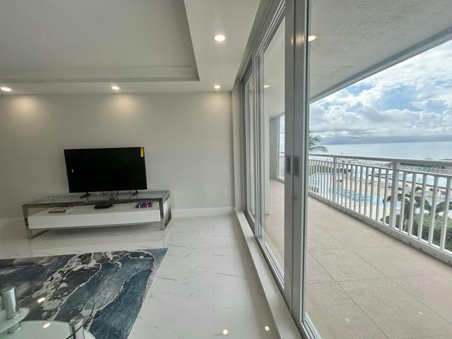 3546 S Ocean Boulevard 405, South Palm Beach, FL 33480