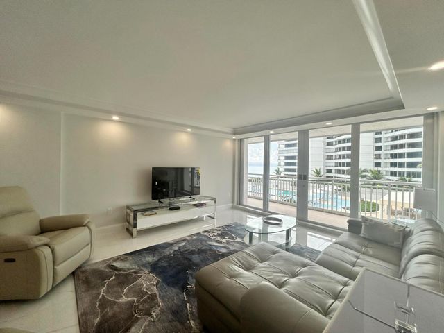 3546 S Ocean Boulevard 405, South Palm Beach, FL 33480