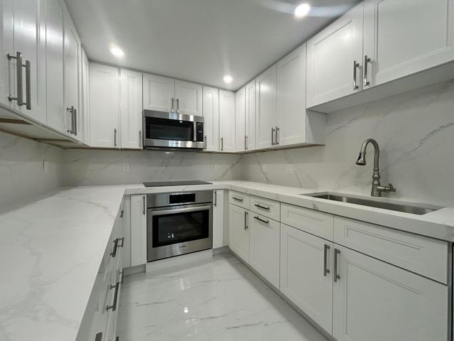 3546 S Ocean Boulevard 405, South Palm Beach, FL 33480