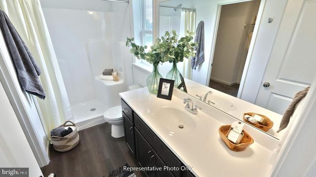 6 N CONIFER DR, Elizabethtown, PA 17022