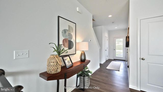 6 N CONIFER DR, Elizabethtown, PA 17022