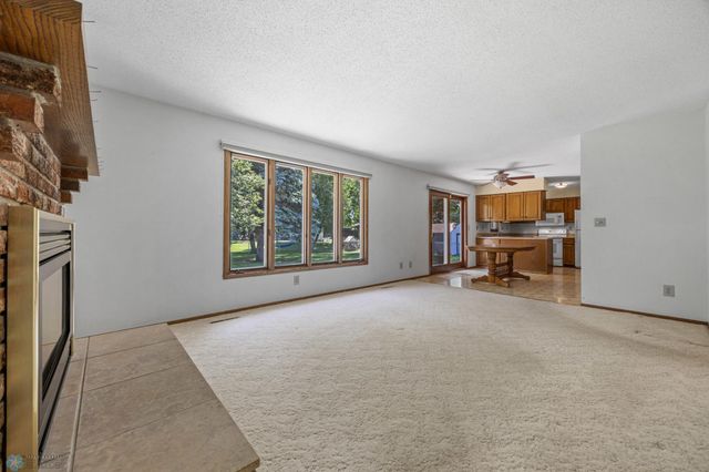 2838 Westgate Drive S, Fargo, ND 58103