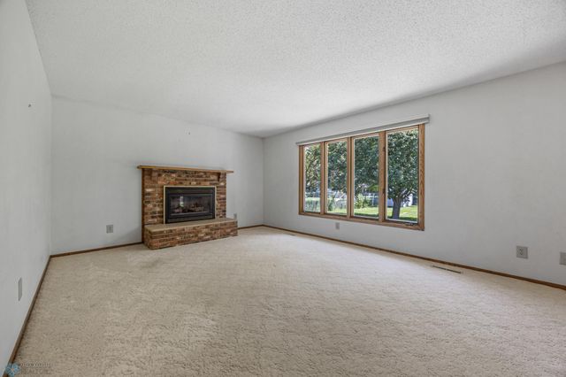 2838 Westgate Drive S, Fargo, ND 58103