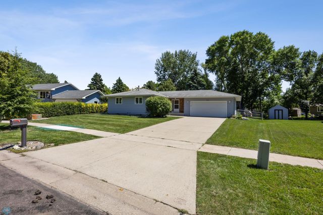 2838 Westgate Drive S, Fargo, ND 58103