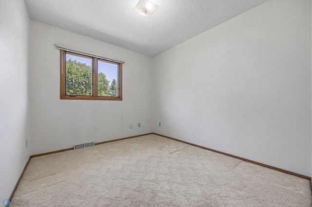 2838 Westgate Drive S, Fargo, ND 58103