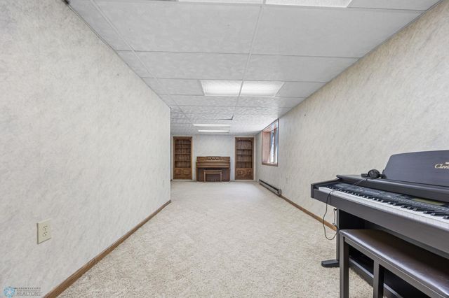 2838 Westgate Drive S, Fargo, ND 58103