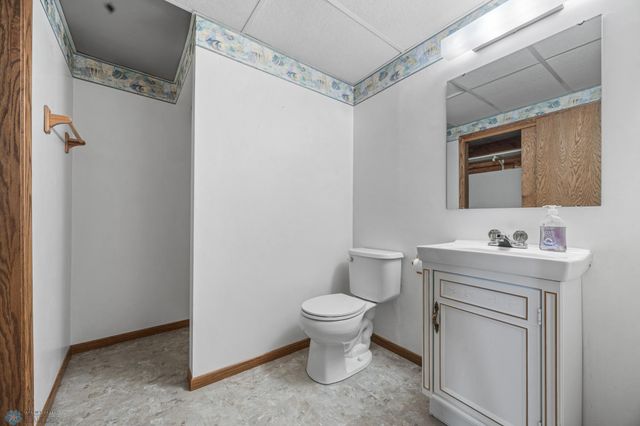 2838 Westgate Drive S, Fargo, ND 58103