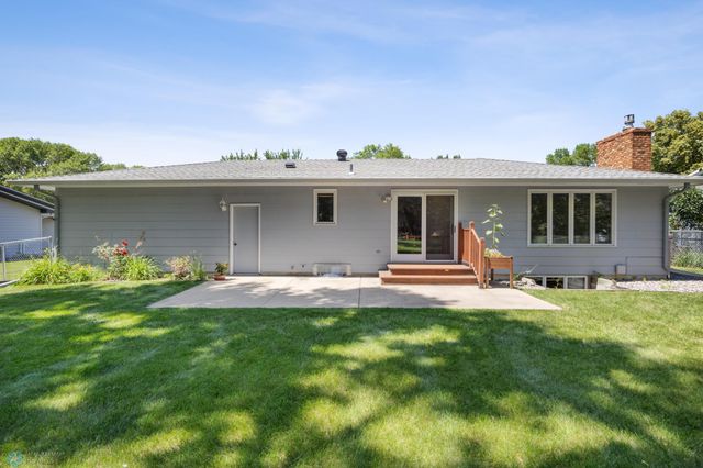 2838 Westgate Drive S, Fargo, ND 58103