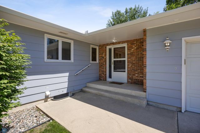 2838 Westgate Drive S, Fargo, ND 58103