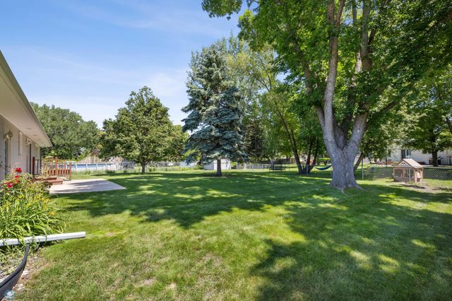 2838 Westgate Drive S, Fargo, ND 58103