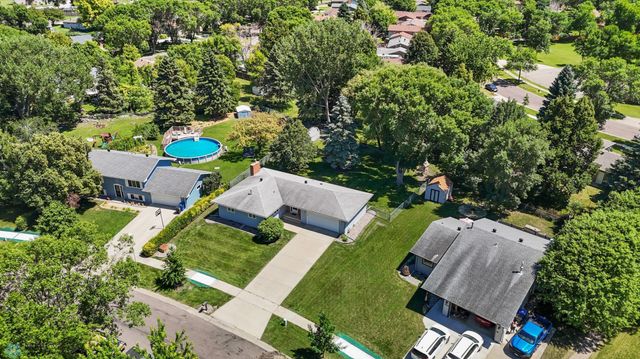 2838 Westgate Drive S, Fargo, ND 58103