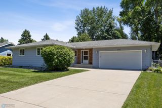 2838 Westgate Drive S, Fargo, ND 58103