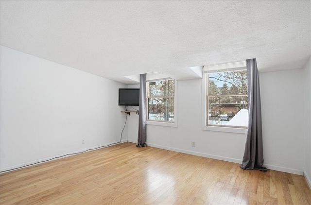 8 Timber Ln Unit 16, South Burlington, VT 05403