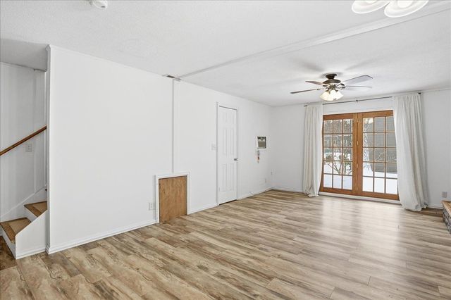 8 Timber Ln Unit 16, South Burlington, VT 05403