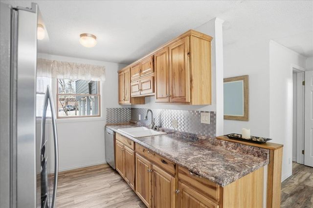 8 Timber Ln Unit 16, South Burlington, VT 05403