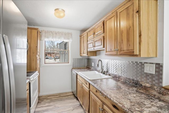 8 Timber Ln Unit 16, South Burlington, VT 05403