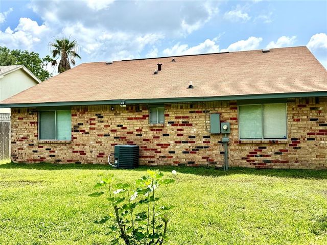 13518 Townwood Drive, Houston, TX 77045