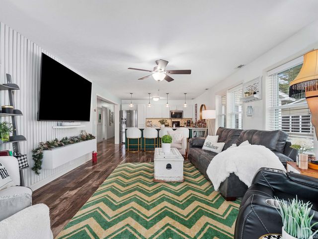 510 S Harkless Dr Apt 12, Syracuse, IN 46567