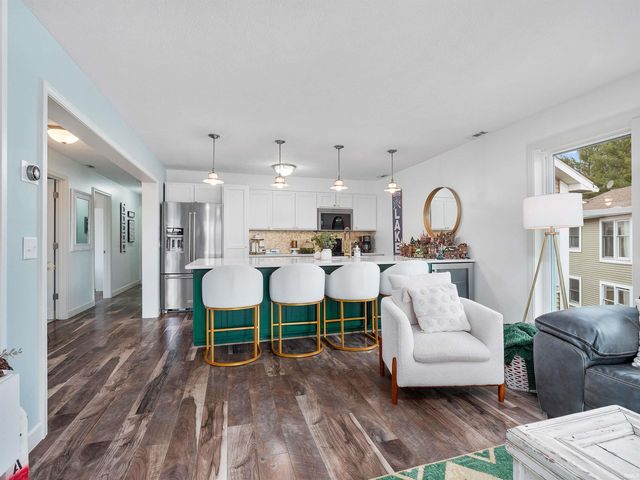 510 S Harkless Dr Apt 12, Syracuse, IN 46567