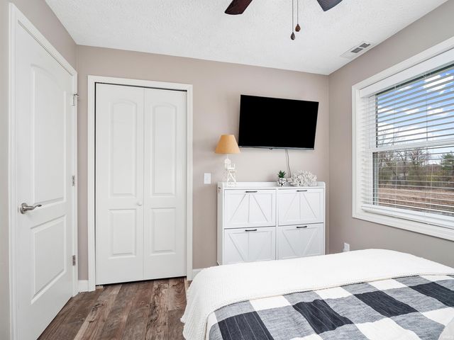 510 S Harkless Dr Apt 12, Syracuse, IN 46567