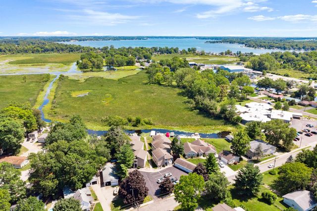 510 S Harkless Dr Apt 12, Syracuse, IN 46567