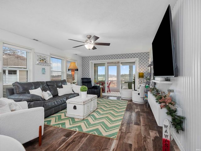 510 S Harkless Dr Apt 12, Syracuse, IN 46567