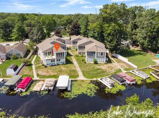 510 S Harkless Dr Apt 12, Syracuse, IN 46567