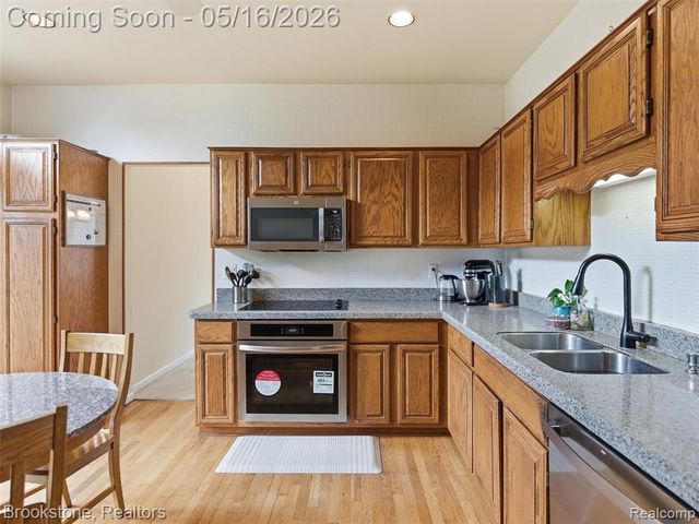 47318 Cider Mill Drive, Novi, MI 48374