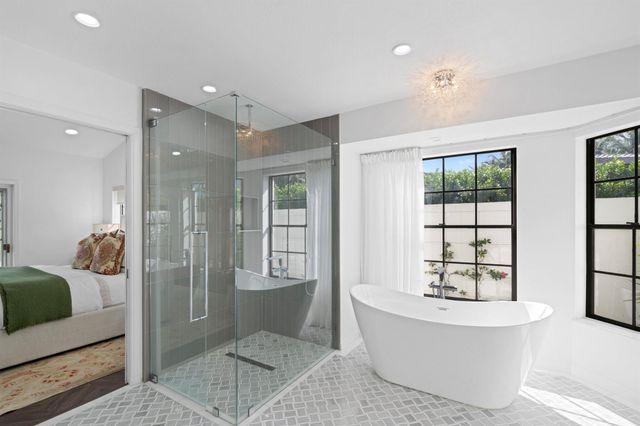 3510 Embassy Drive, West Palm Beach, FL 33401