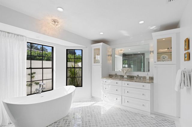 3510 Embassy Drive, West Palm Beach, FL 33401